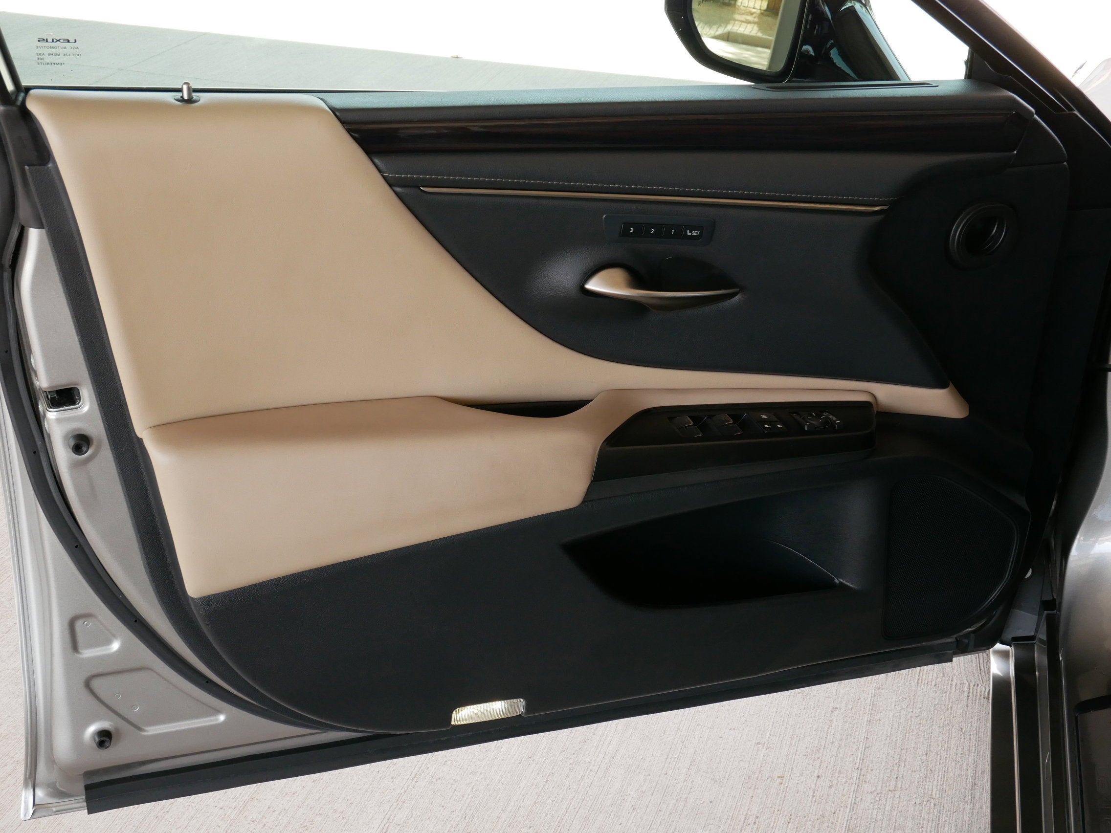 2021 Lexus ES 300h 300h