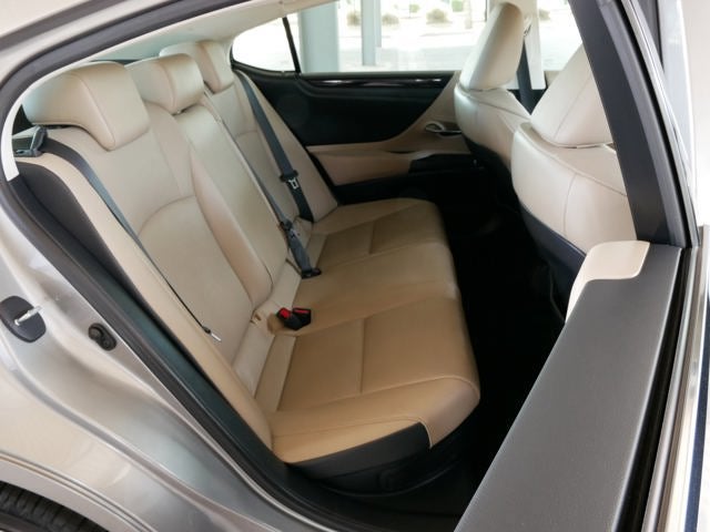 2021 Lexus ES 300h 300h