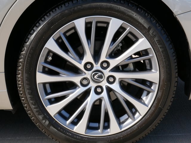 2021 Lexus ES 300h 300h