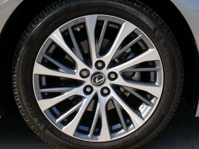 2021 Lexus ES 300h 300h