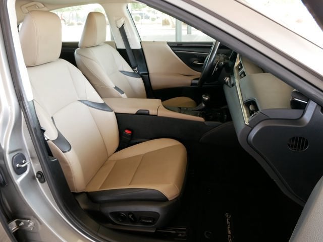 2021 Lexus ES 300h 300h