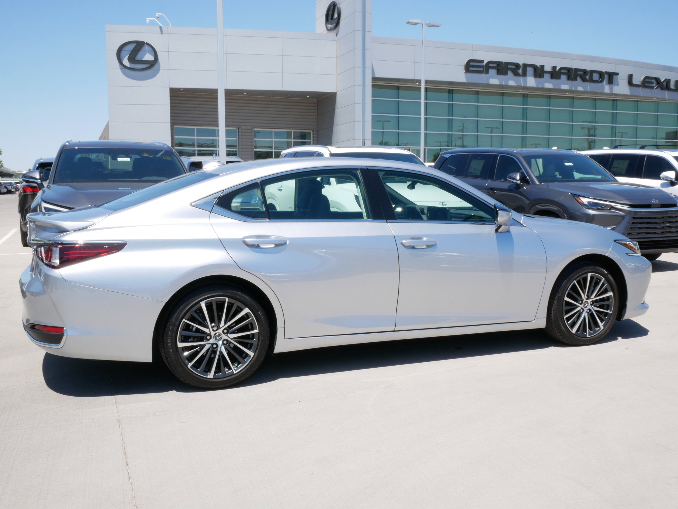 2025 Lexus ES 300h ES 300h