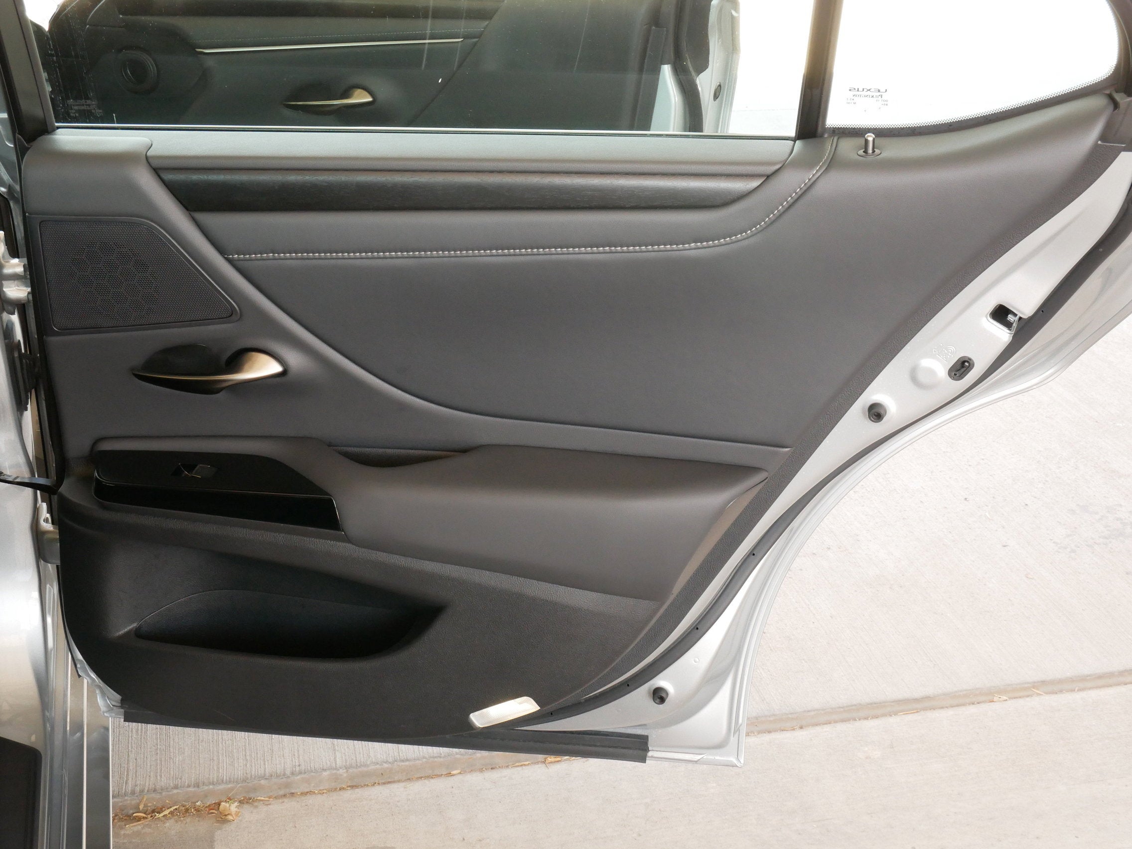 2025 Lexus ES 300h ES 300h