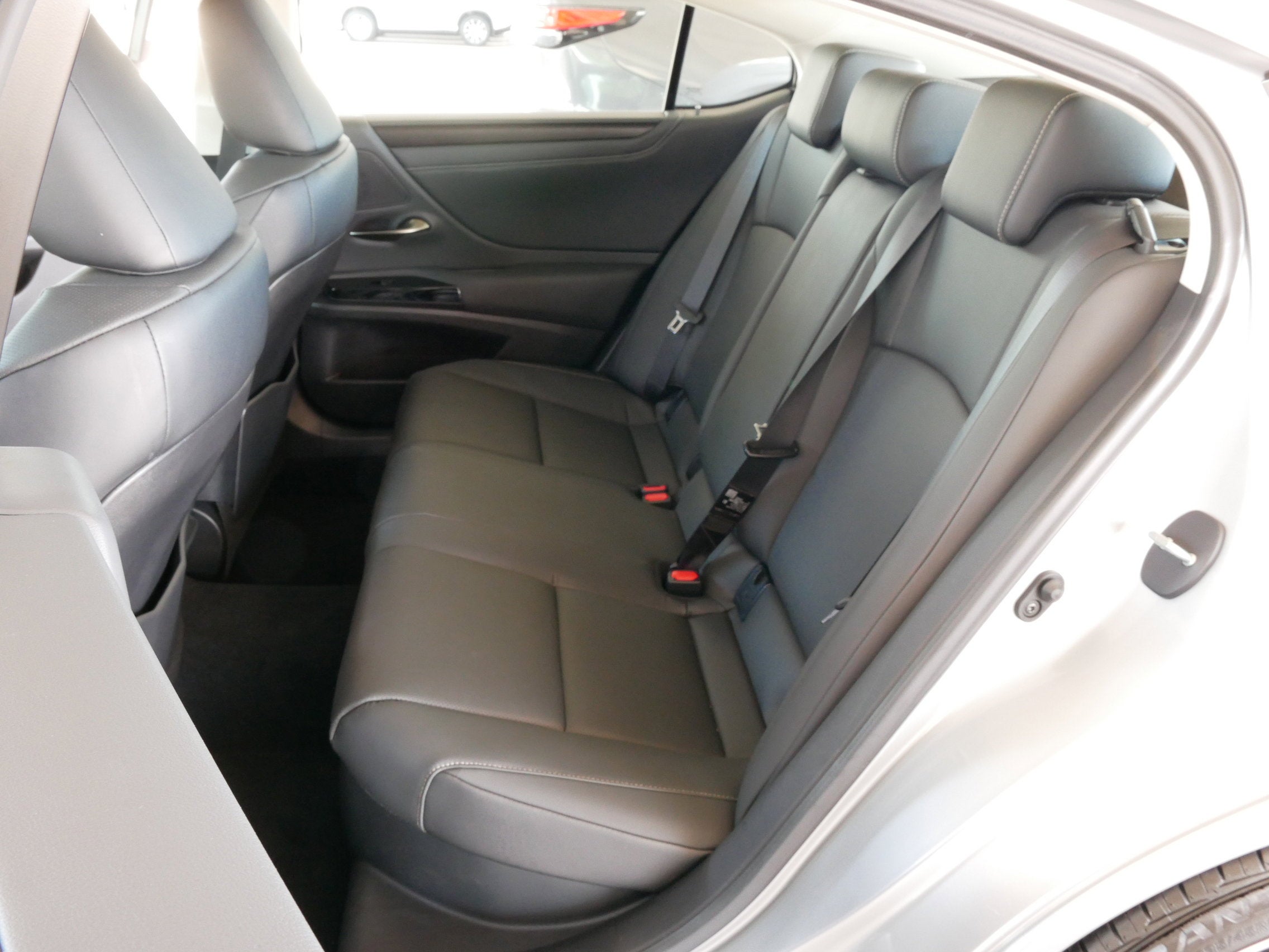 2025 Lexus ES 300h ES 300h