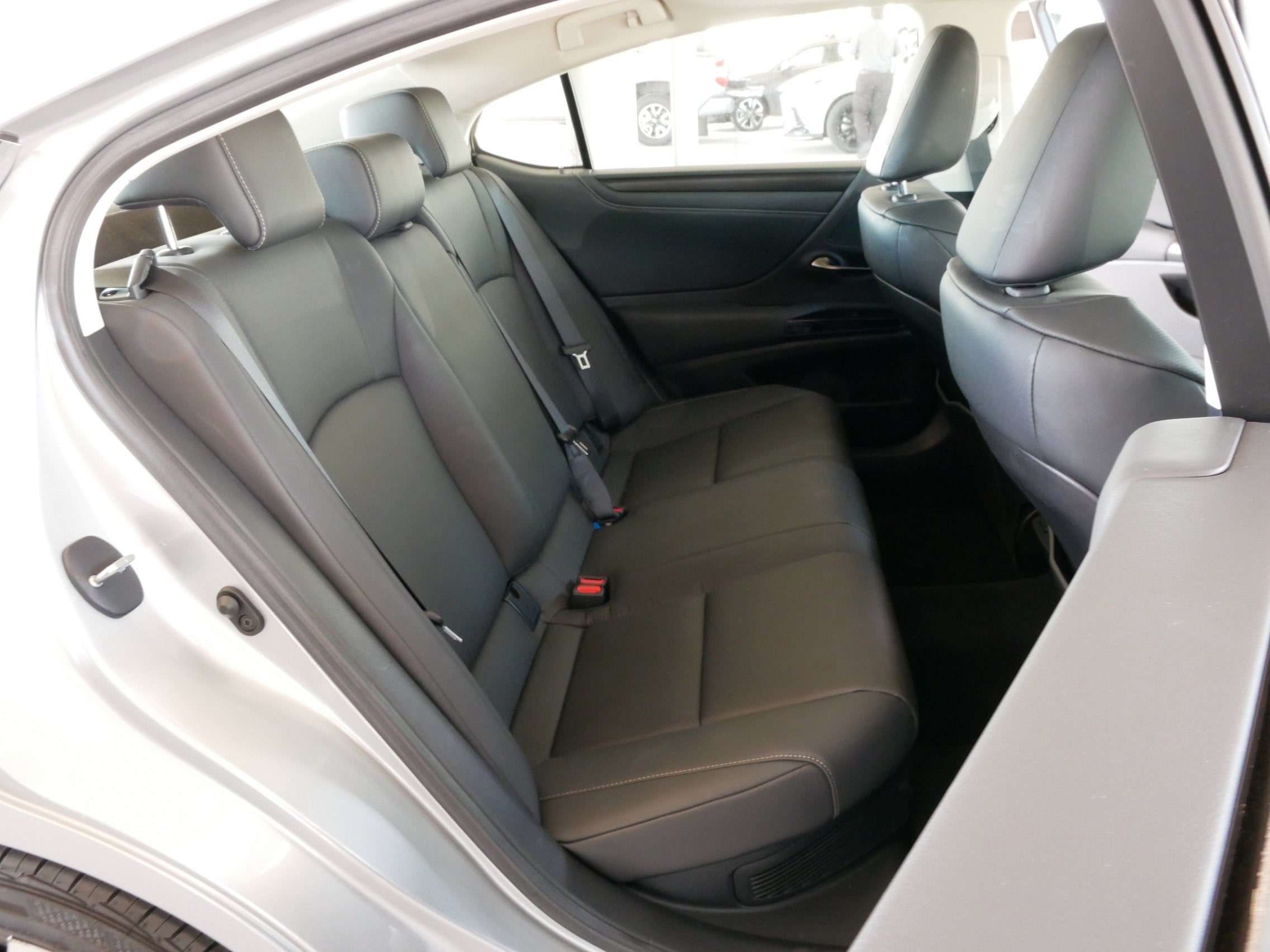 2025 Lexus ES 300h