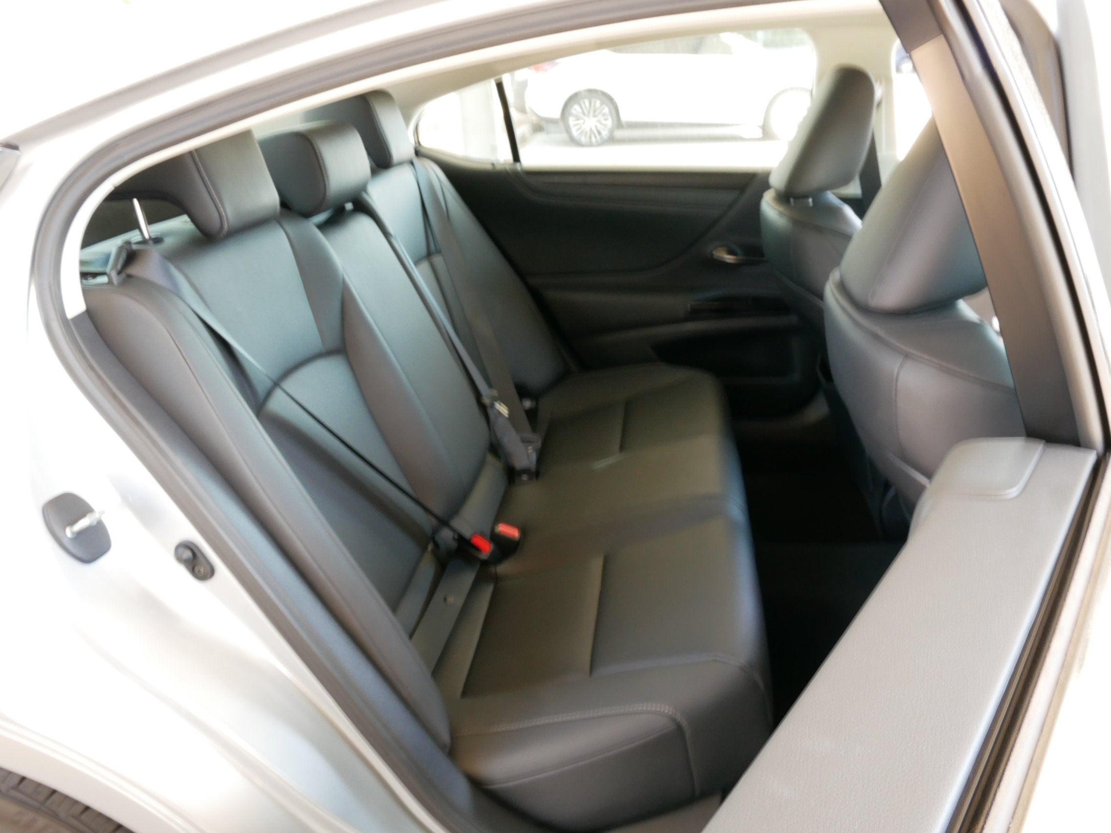 2025 Lexus ES 350