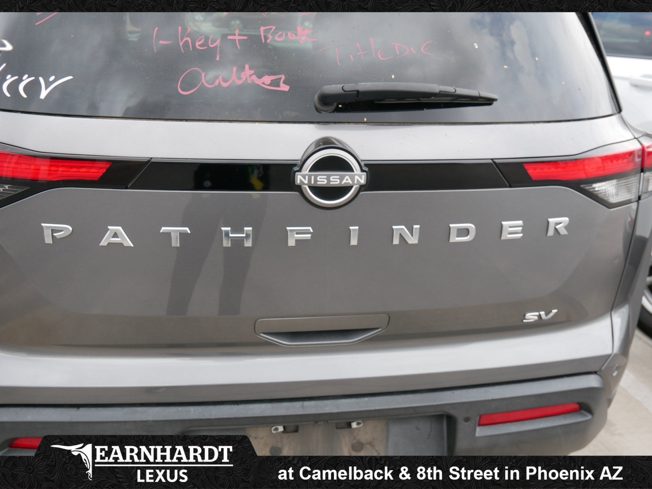 2022 Nissan Pathfinder SV