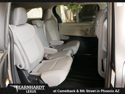 2023 Toyota Sienna LE