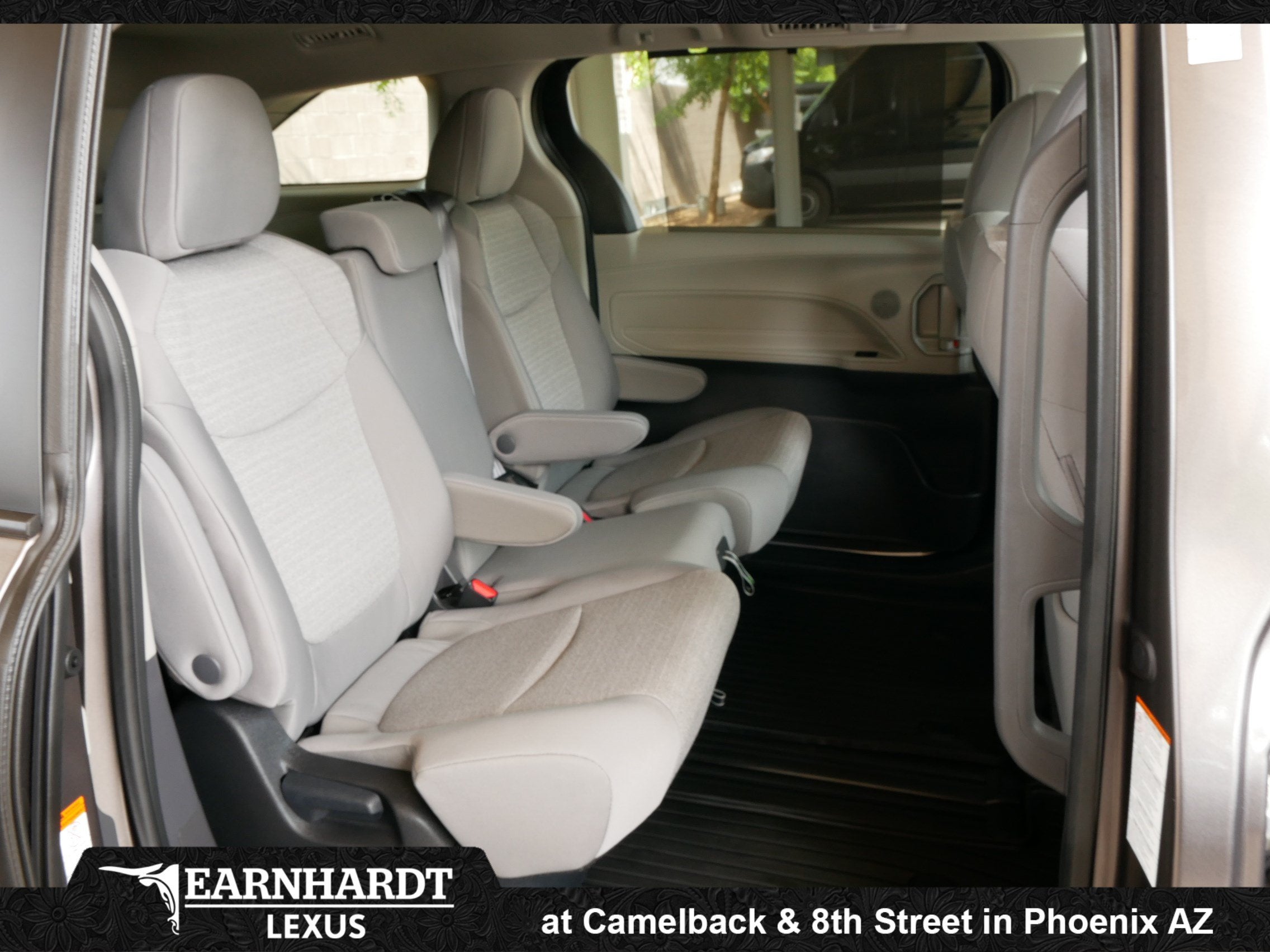 2023 Toyota Sienna LE