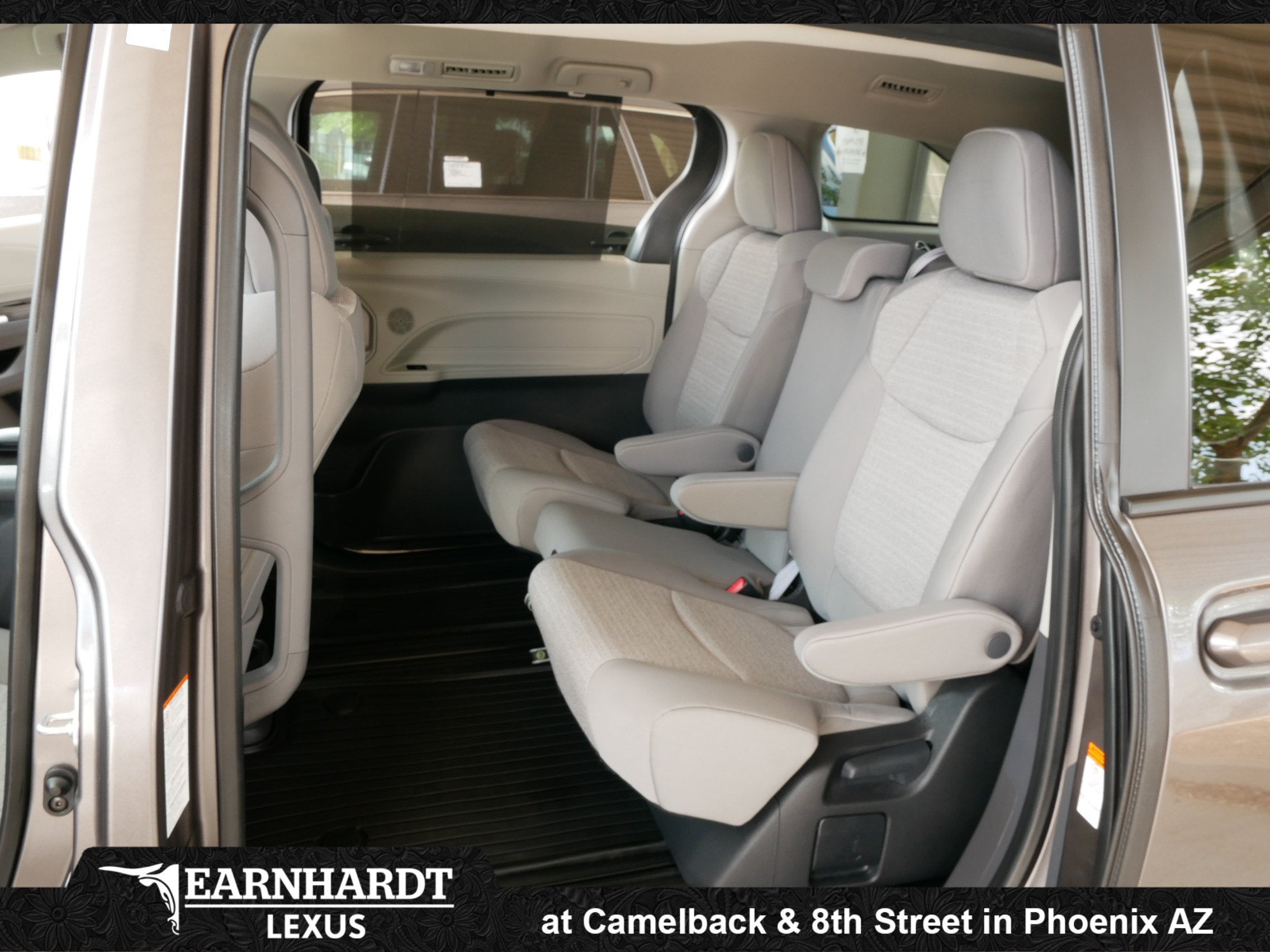2023 Toyota Sienna LE