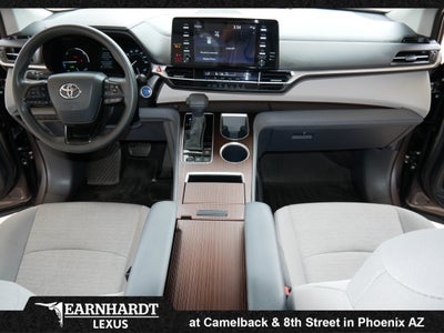 2023 Toyota Sienna LE