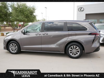2023 Toyota Sienna LE