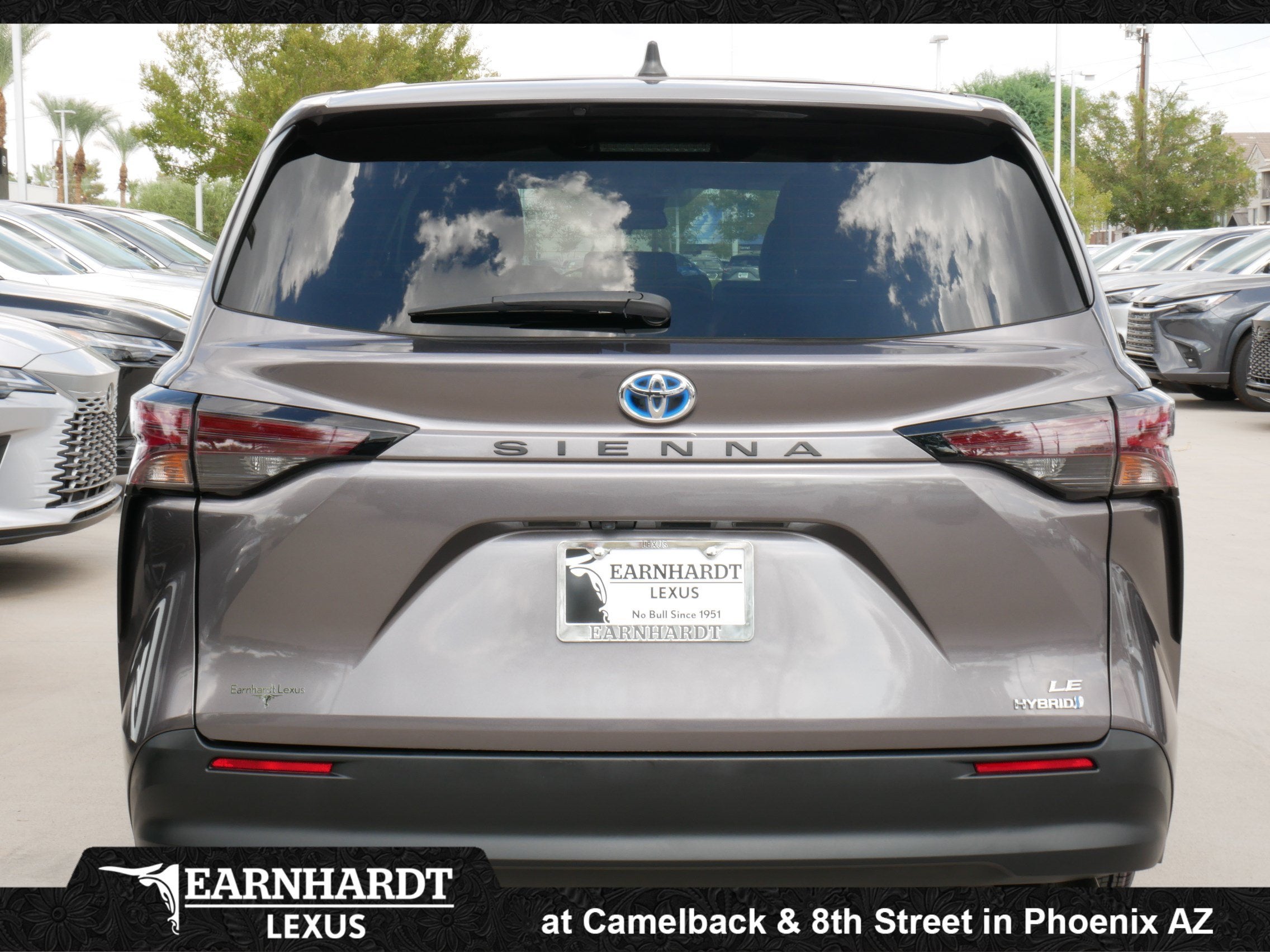 2023 Toyota Sienna LE