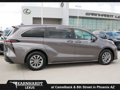 2023 Toyota Sienna LE