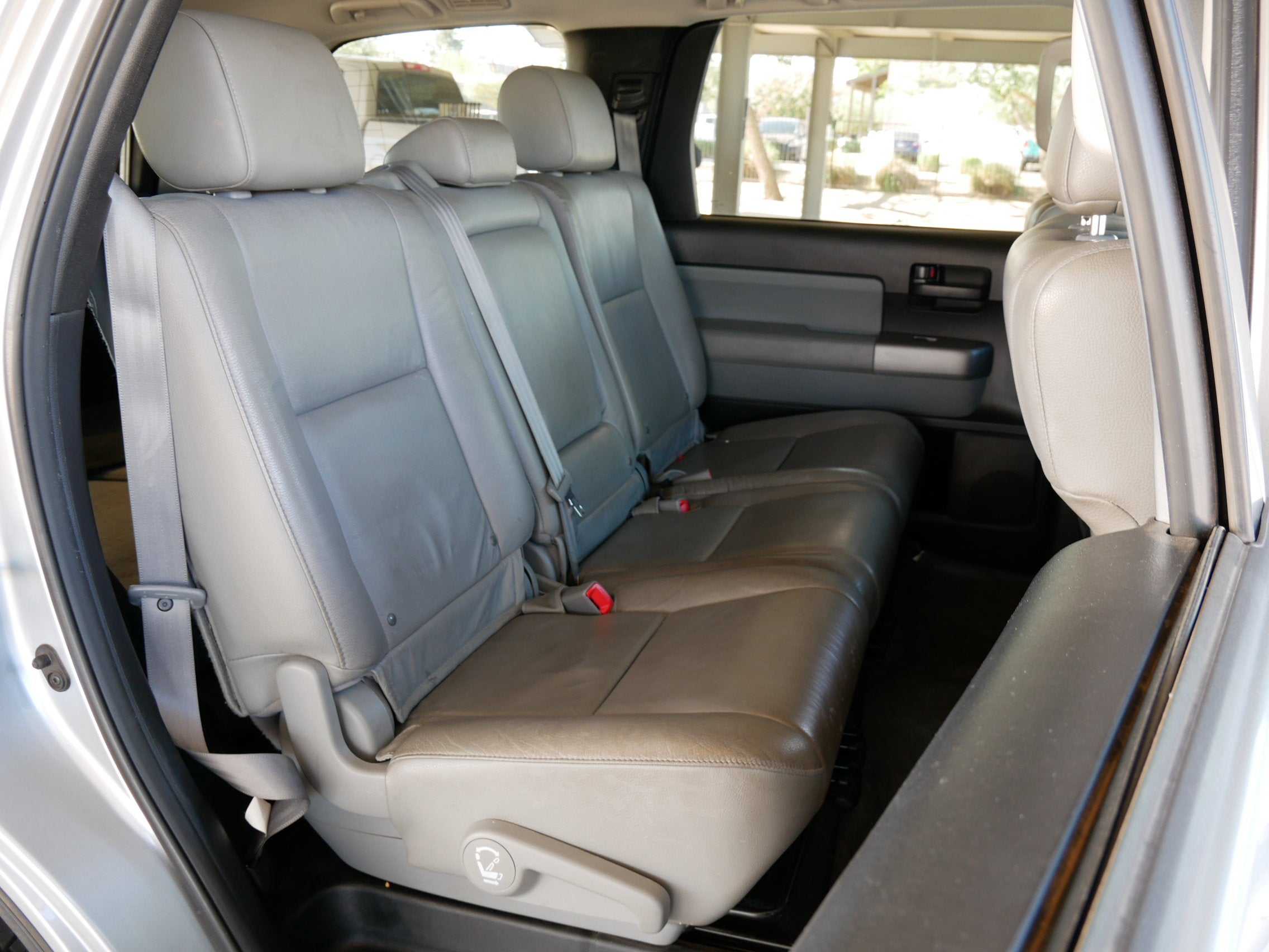 2016 Toyota Sequoia SR5