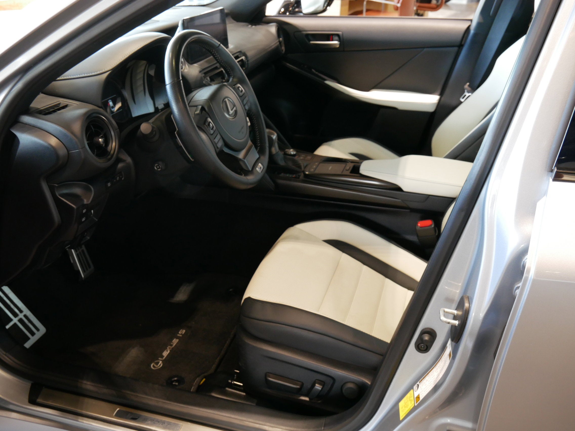 2023 Lexus IS FSPORT