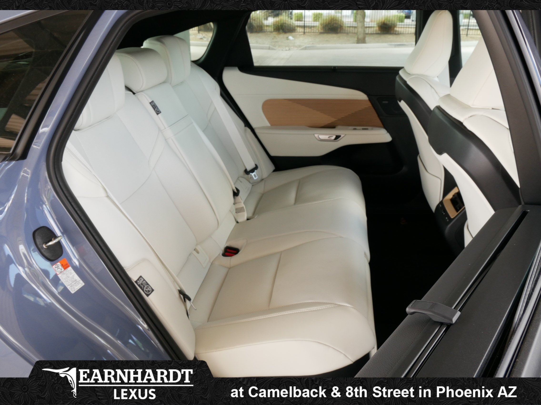 2026 Lexus ES 350e LUXURY