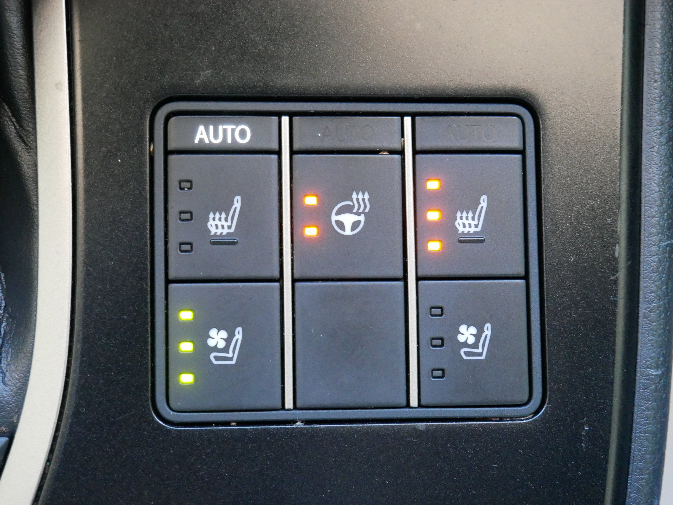 2024 Lexus UX 250h Premium