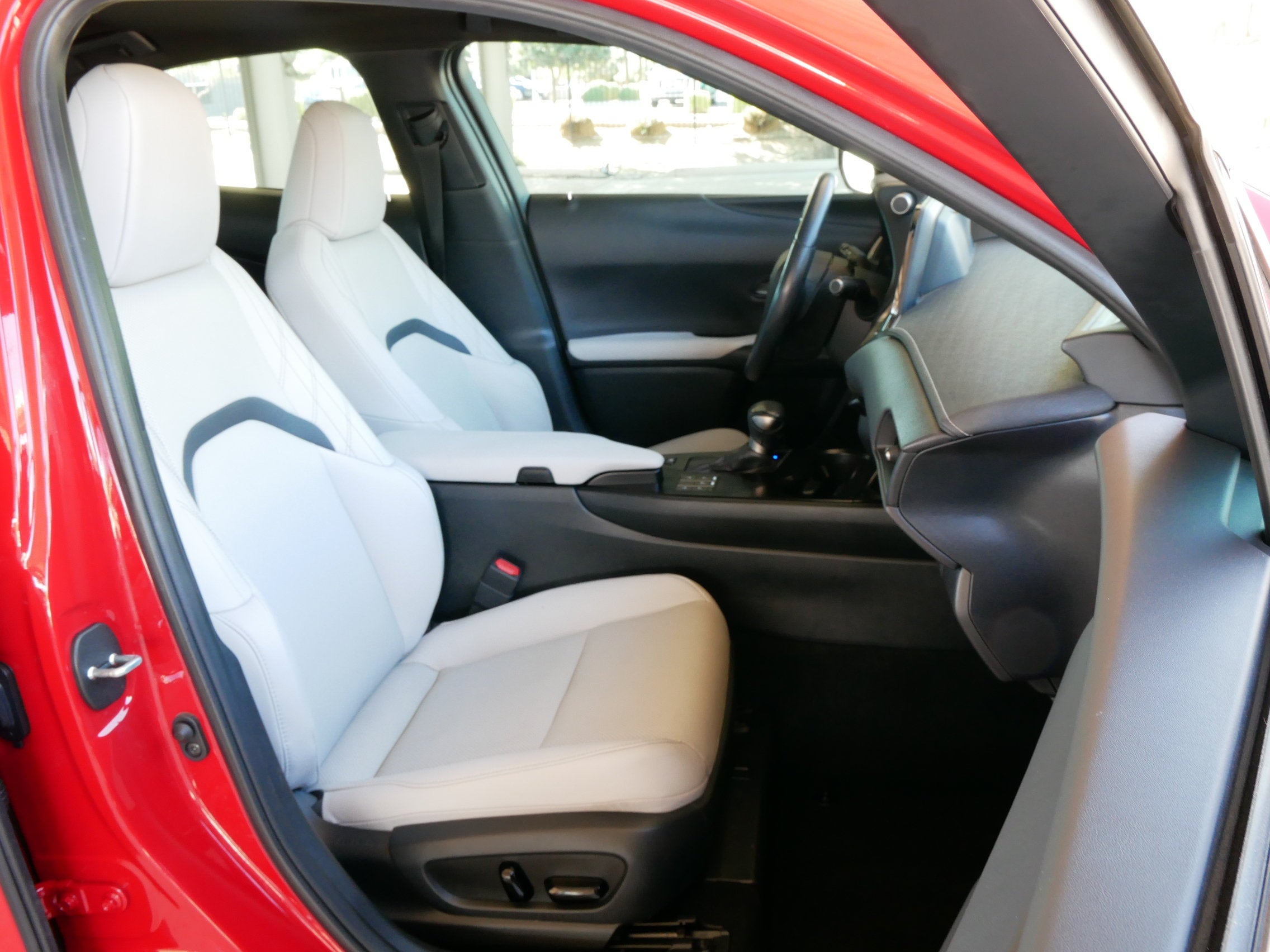 2024 Lexus UX 250h Premium