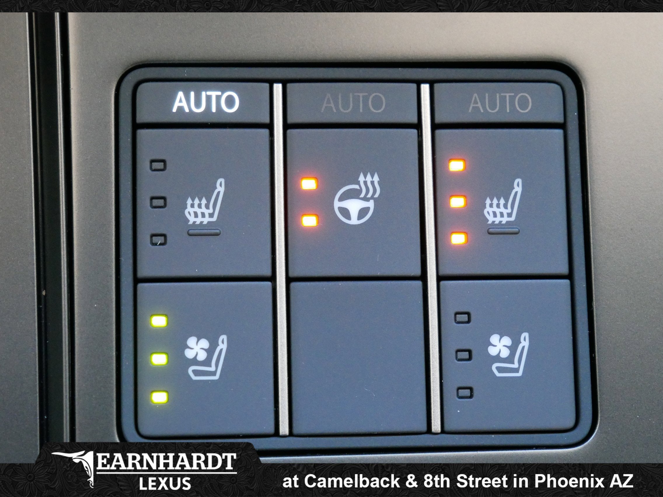 2026 Lexus UX 300h PREMIUM AWD