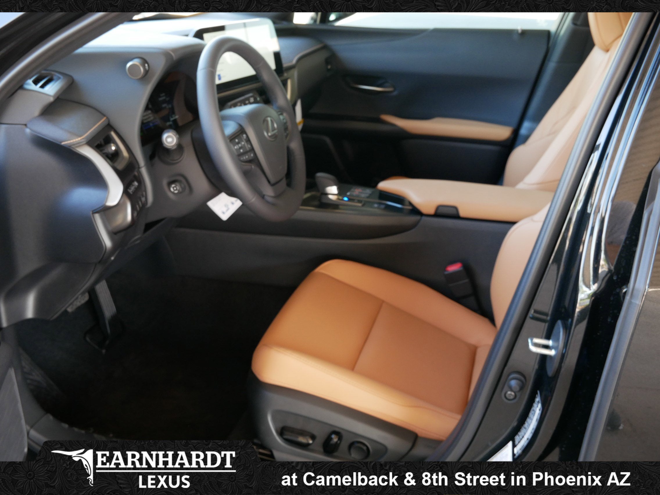 2026 Lexus UX 300h PREMIUM AWD