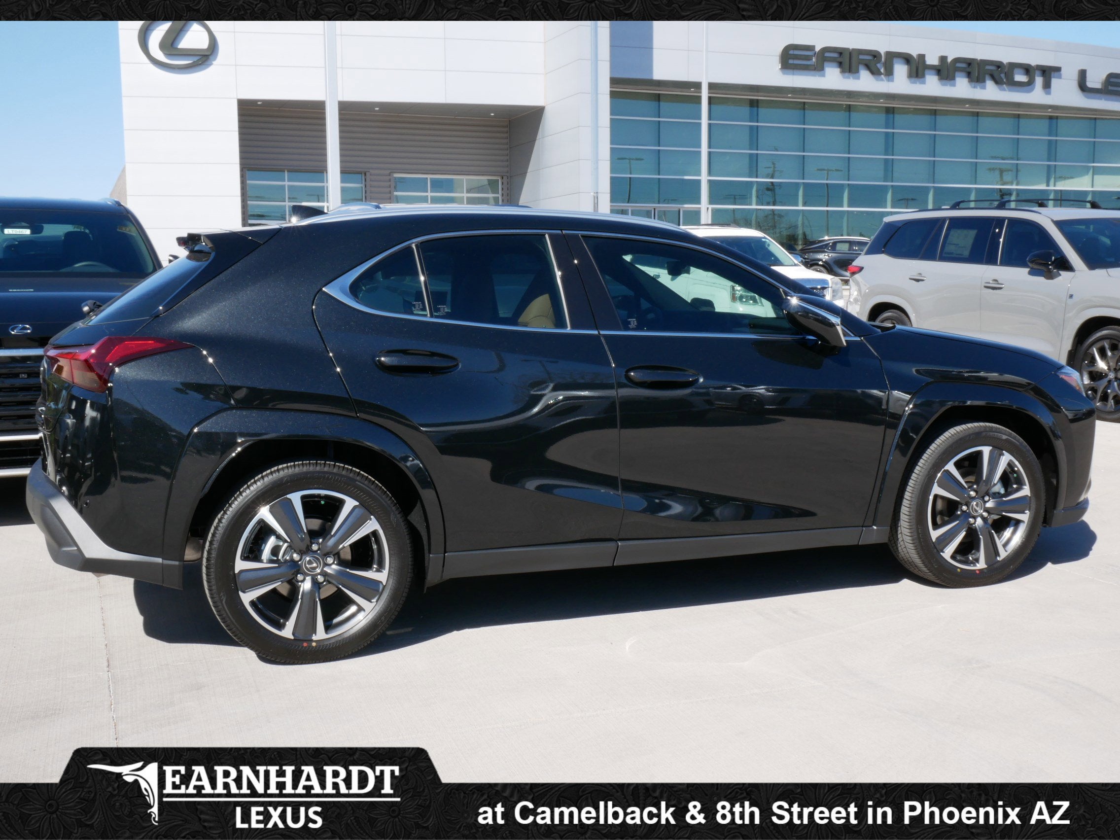 2026 Lexus UX 300h PREMIUM AWD