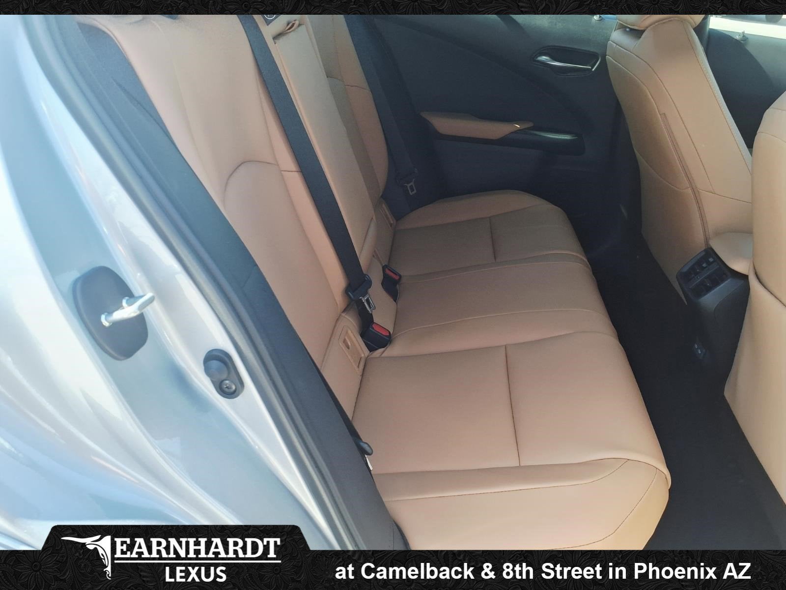 2026 Lexus UX 300h PREMIUM AWD