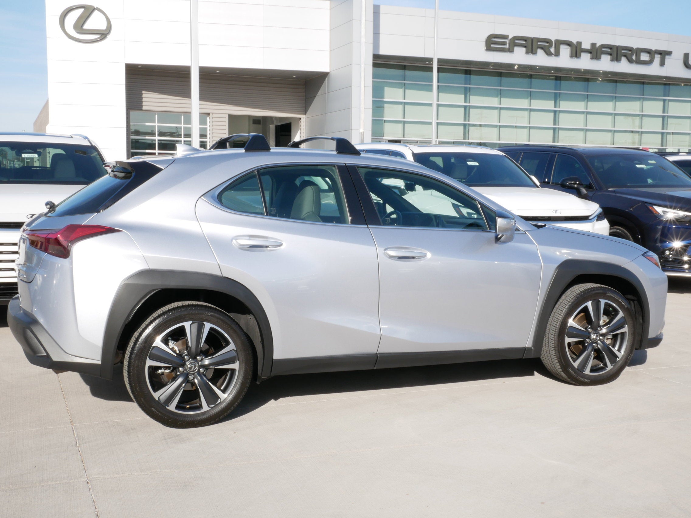 2025 Lexus UX 300h 300h