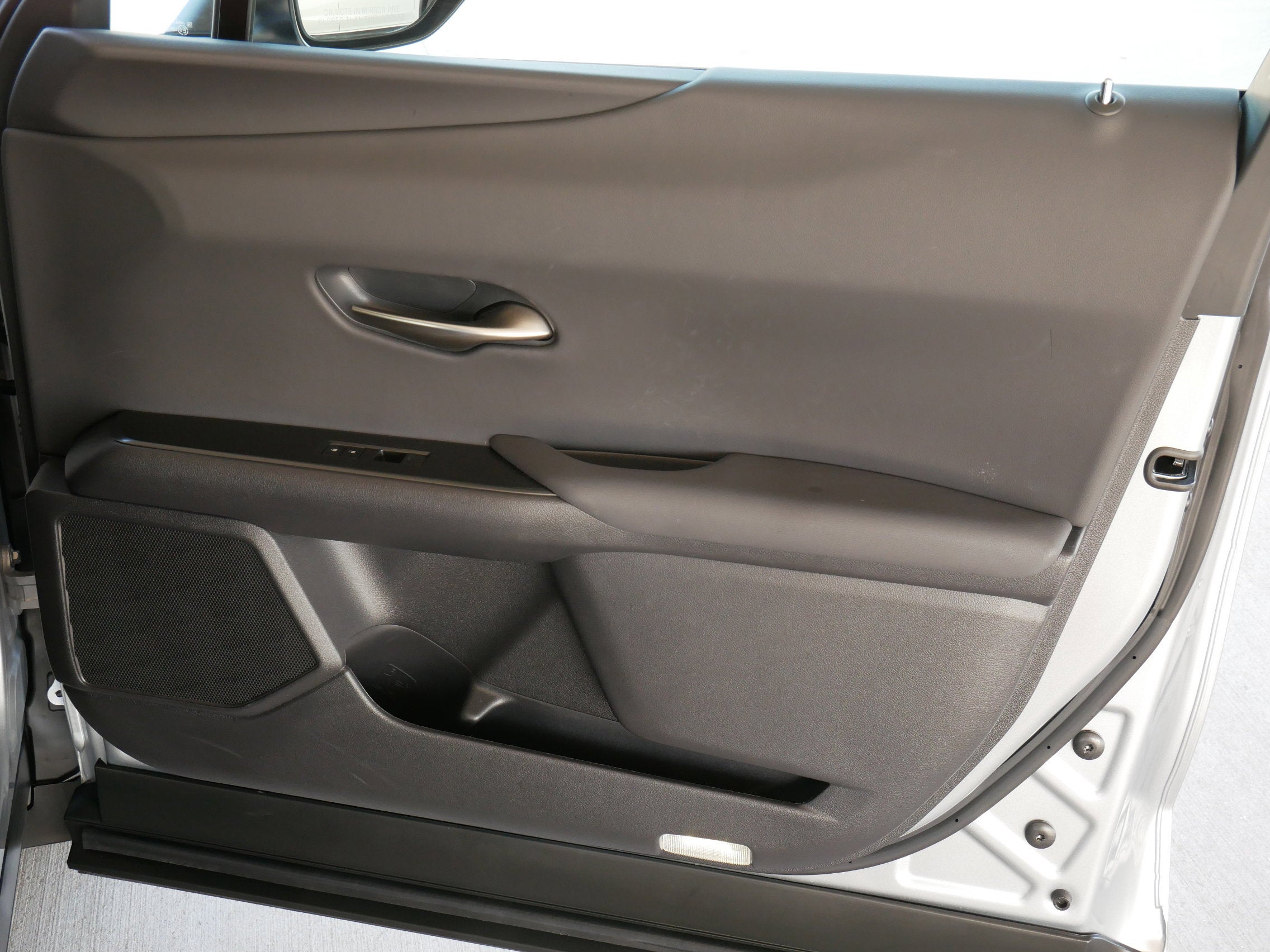 2025 Lexus UX 300h 300h