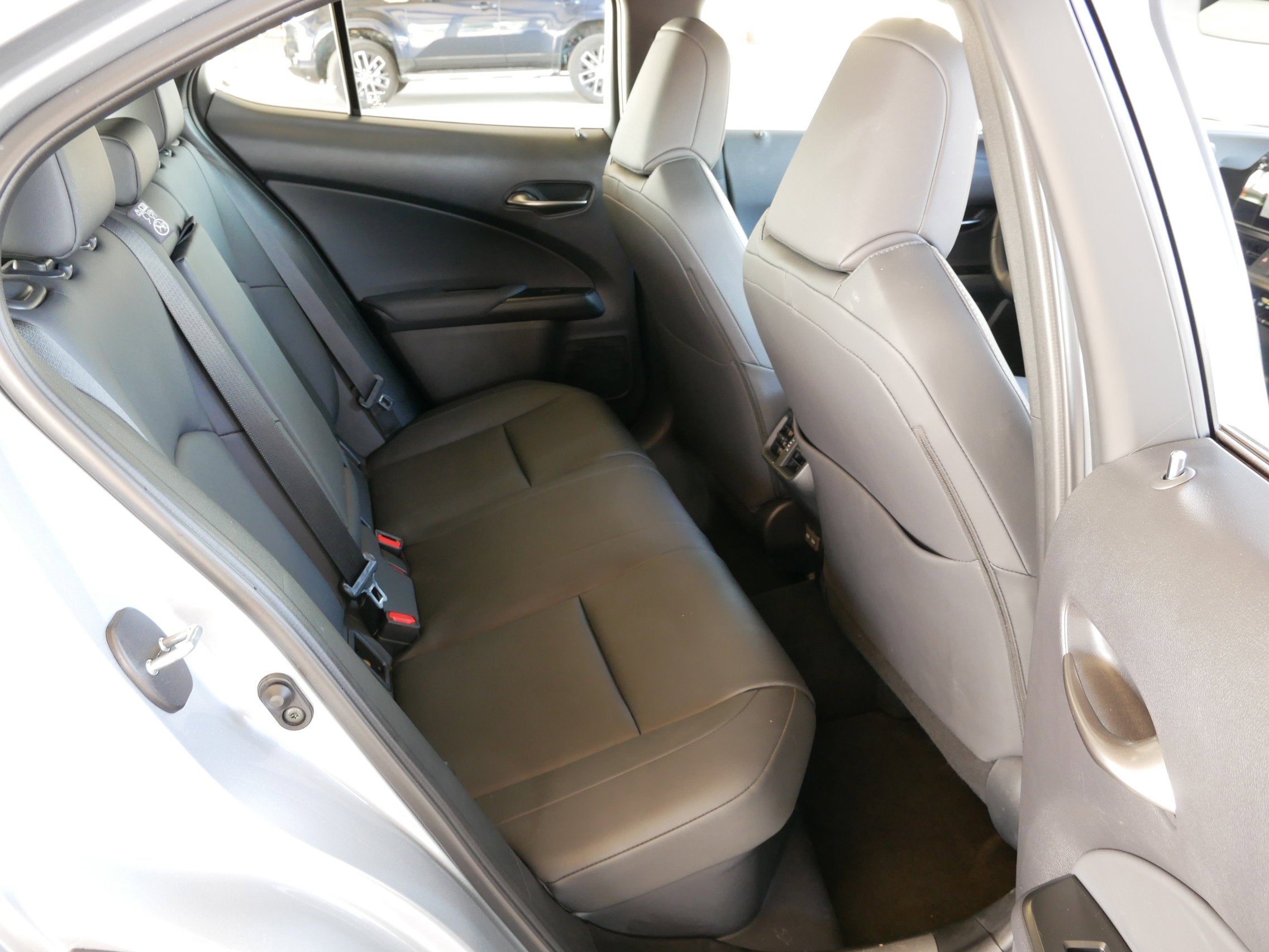 2025 Lexus UX 300h 300h