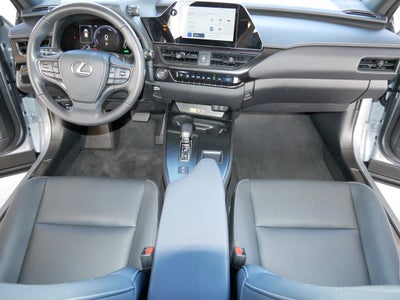 2025 Lexus UX 300h 300h