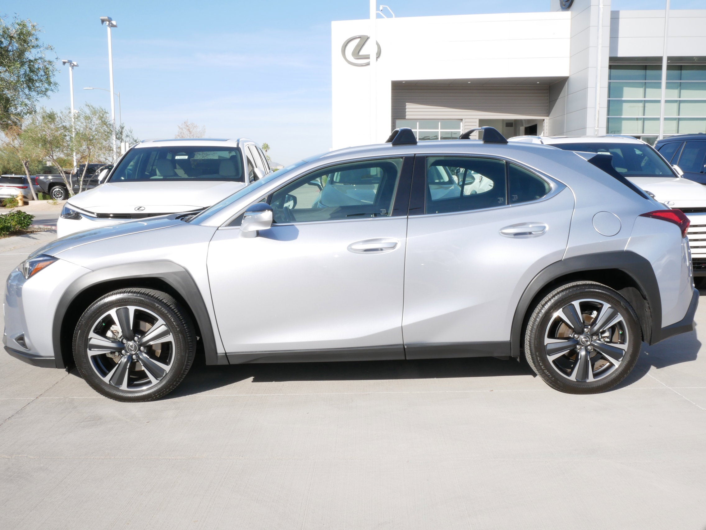 2025 Lexus UX 300h 300h