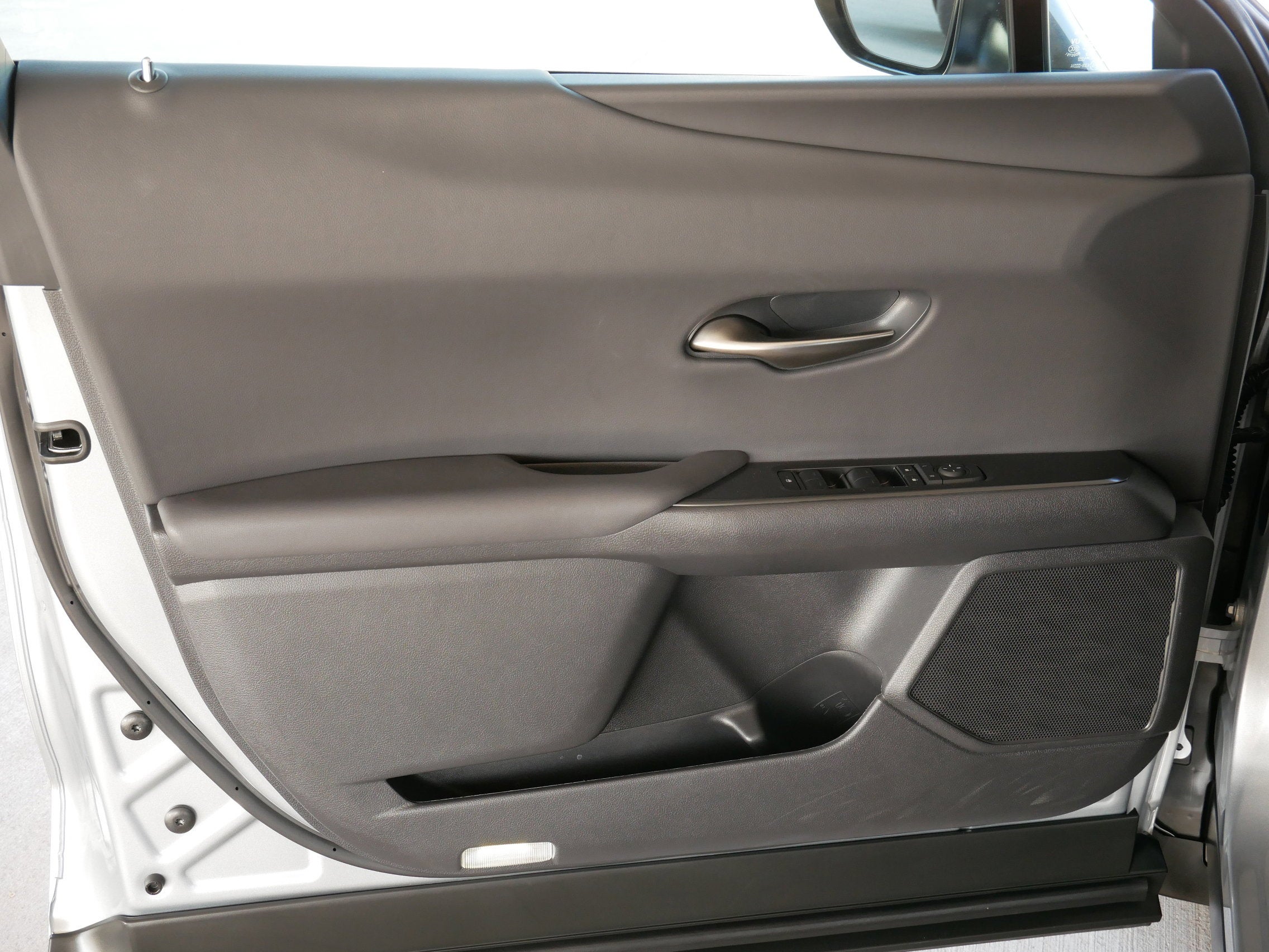 2025 Lexus UX 300h 300h