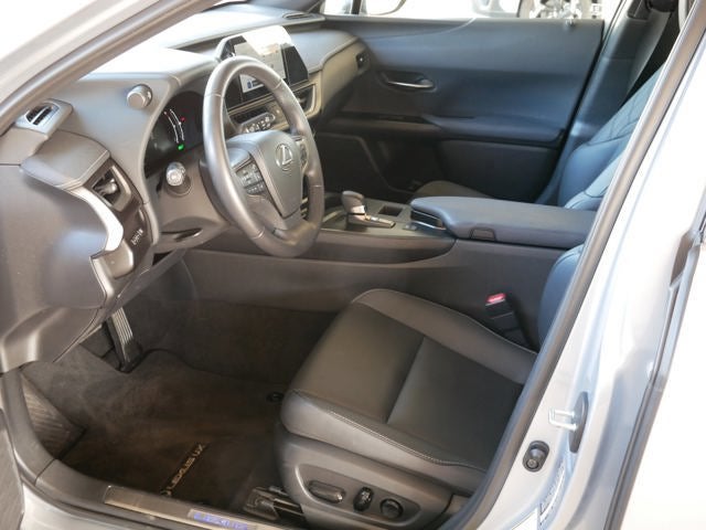 2025 Lexus UX 300h 300h