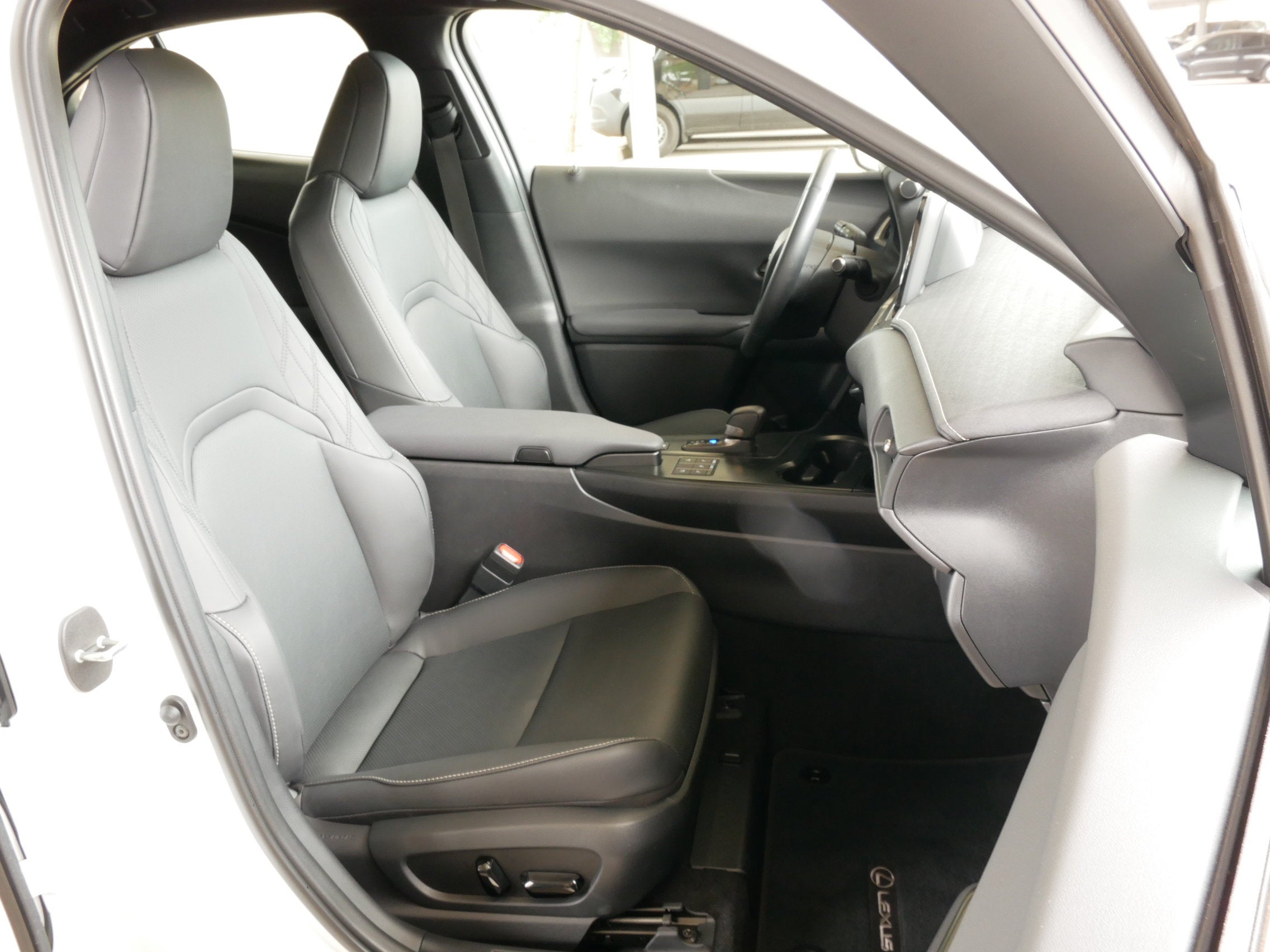 2025 Lexus UX UX 300h Premium