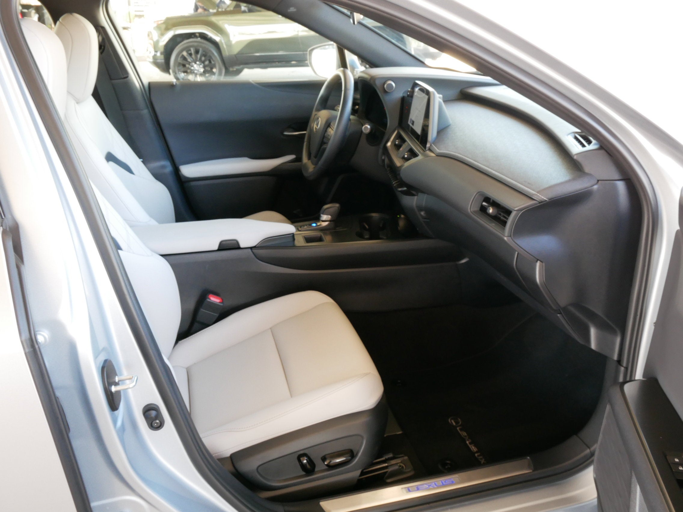 2025 Lexus UX 300h BASE