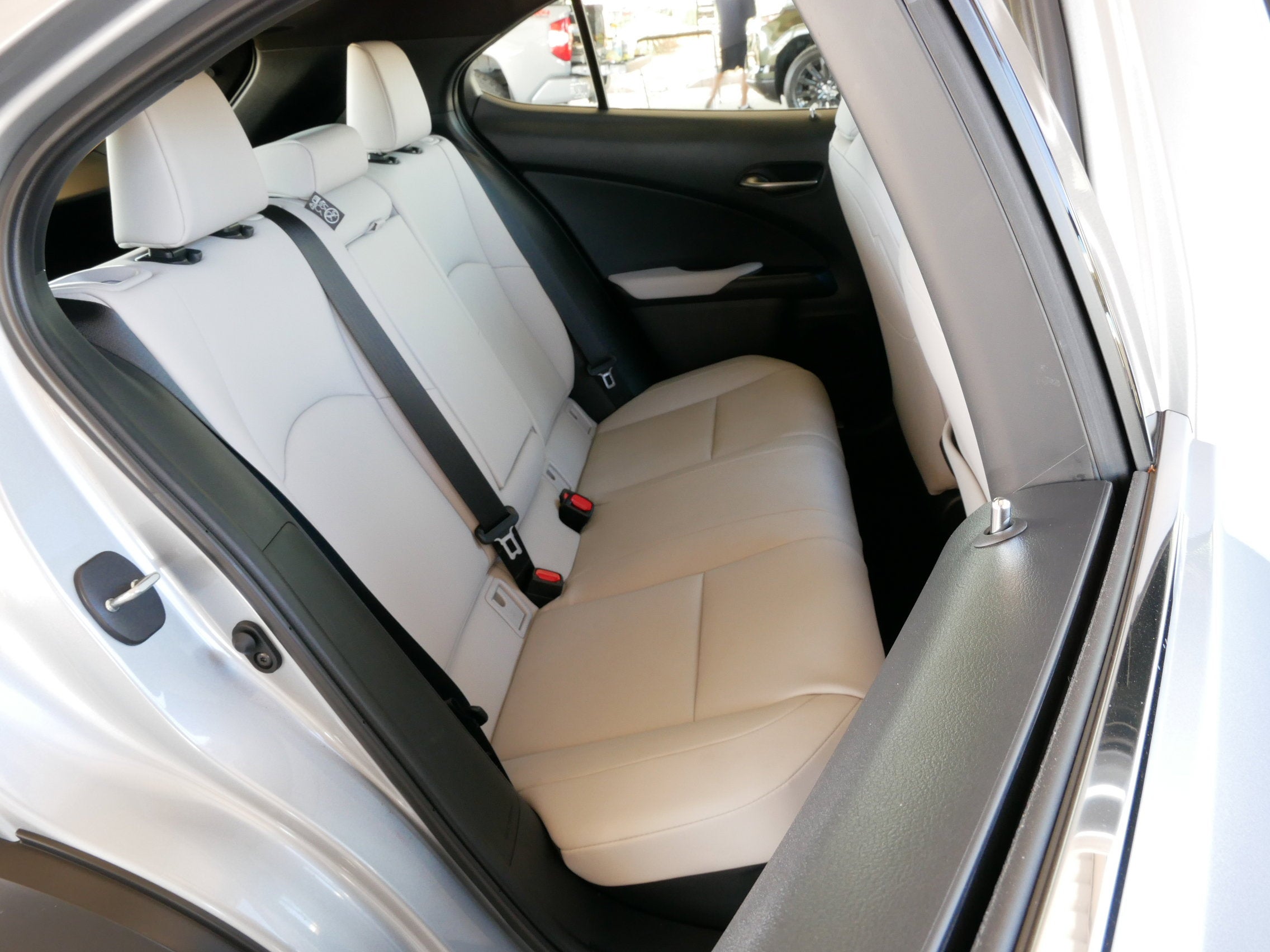 2025 Lexus UX 300h BASE