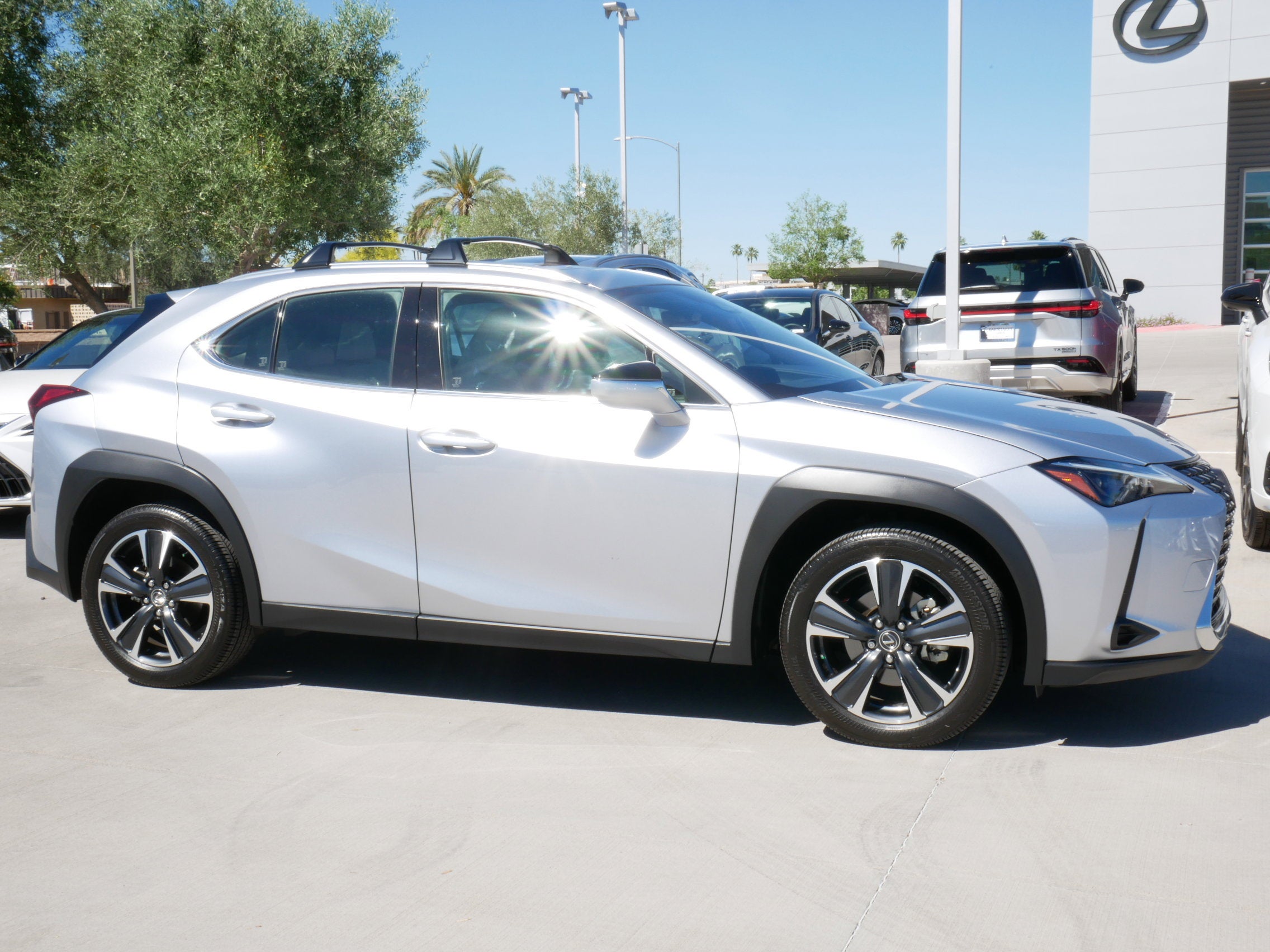 2025 Lexus UX 300h BASE