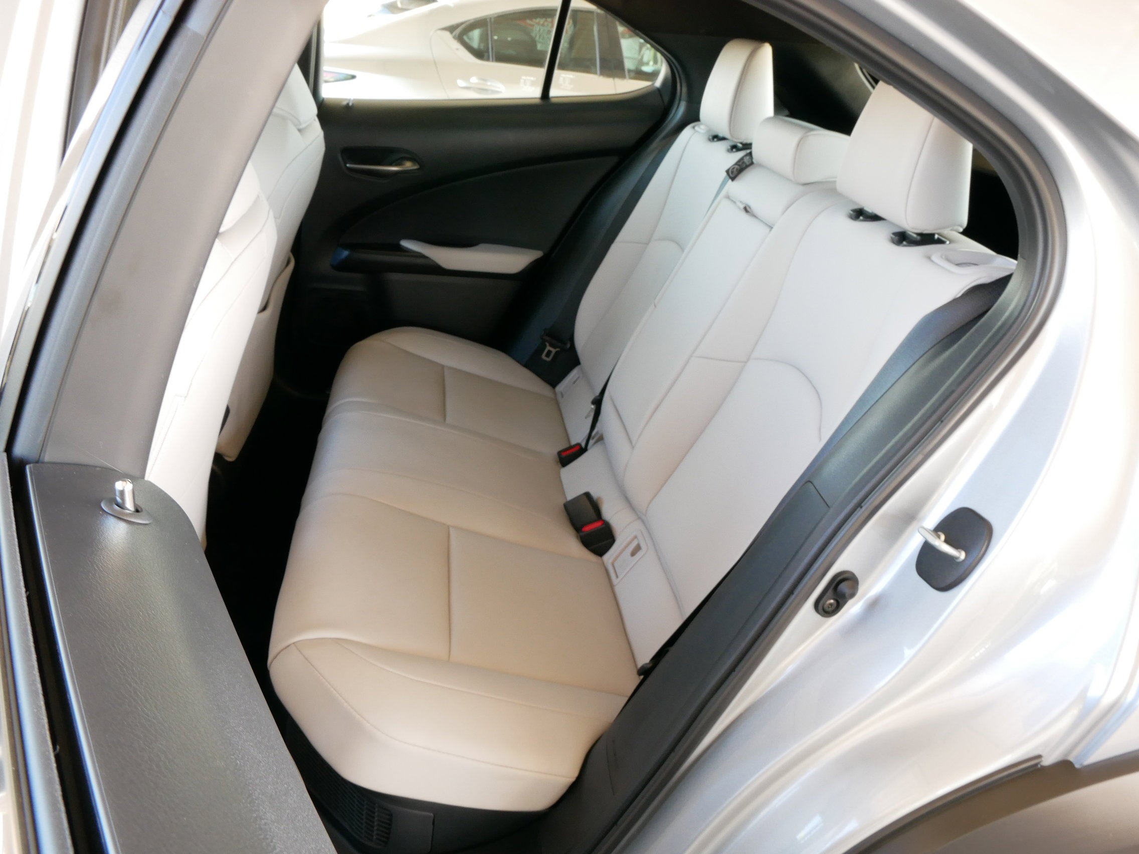 2025 Lexus UX 300h BASE