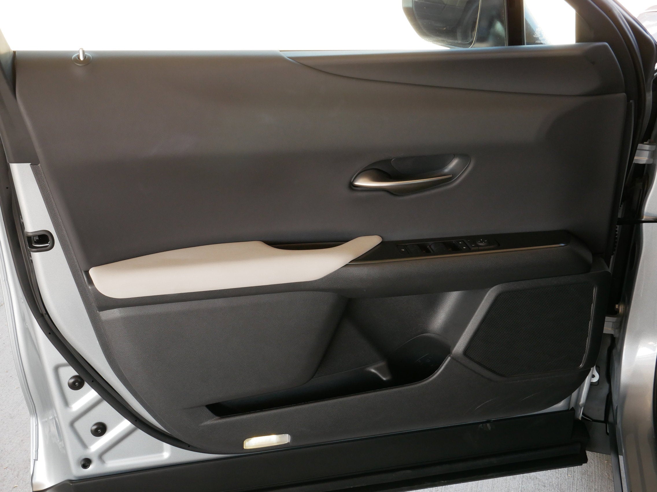 2025 Lexus UX 300h BASE