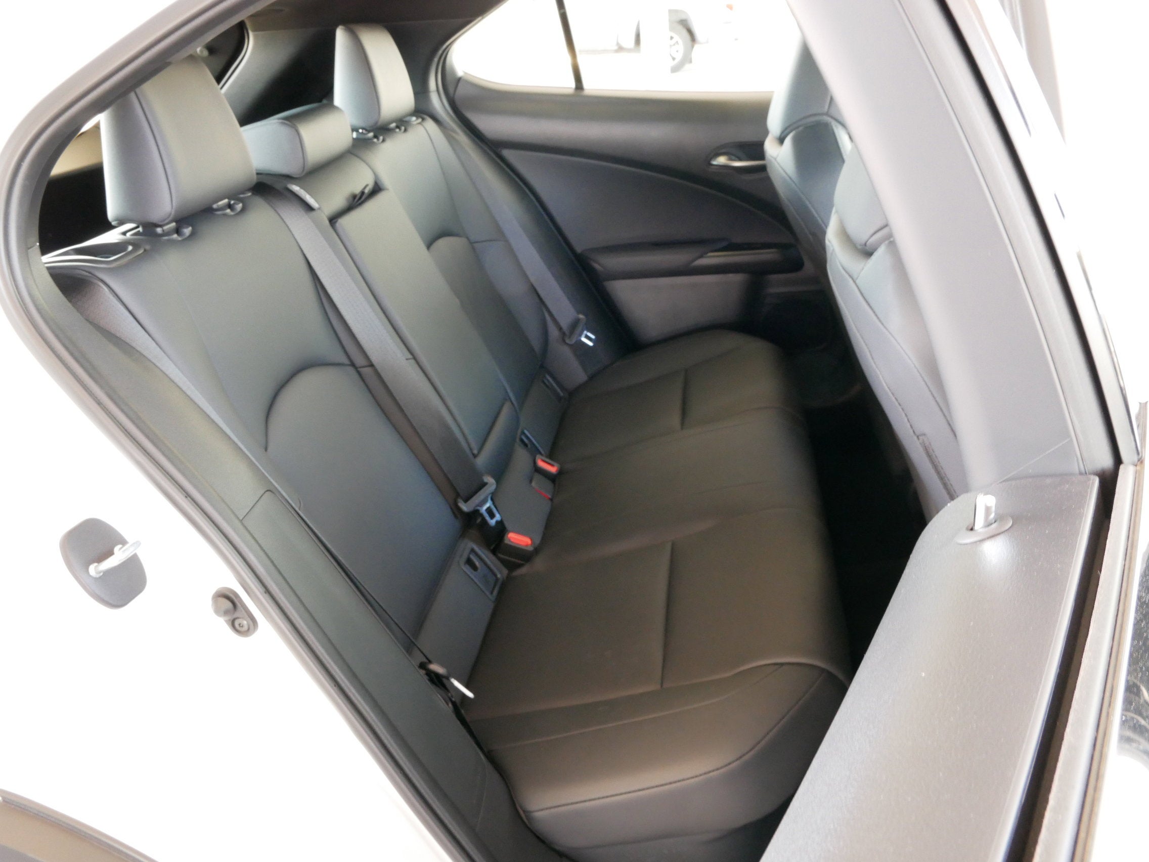 2025 Lexus UX 300h BASE