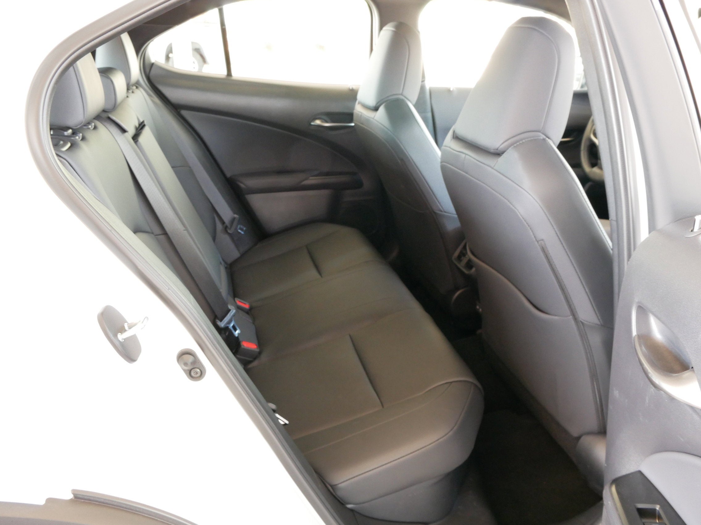 2025 Lexus UX 300h BASE