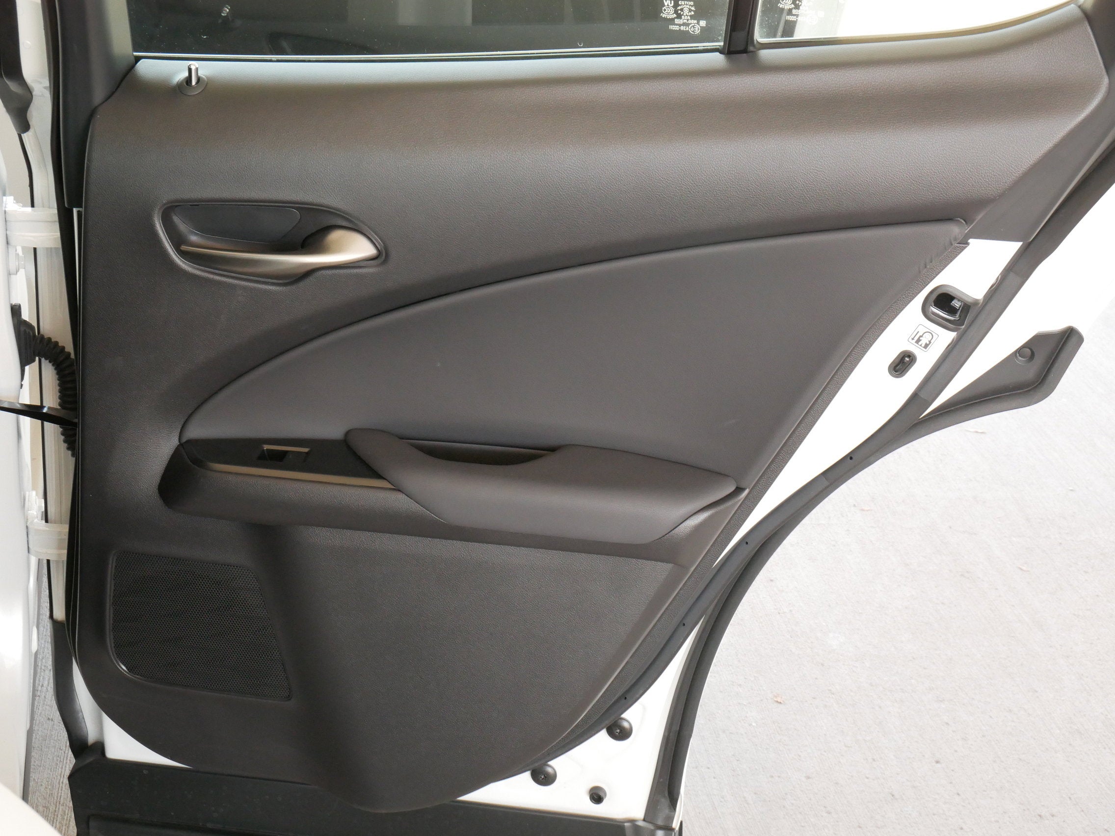 2025 Lexus UX 300h BASE