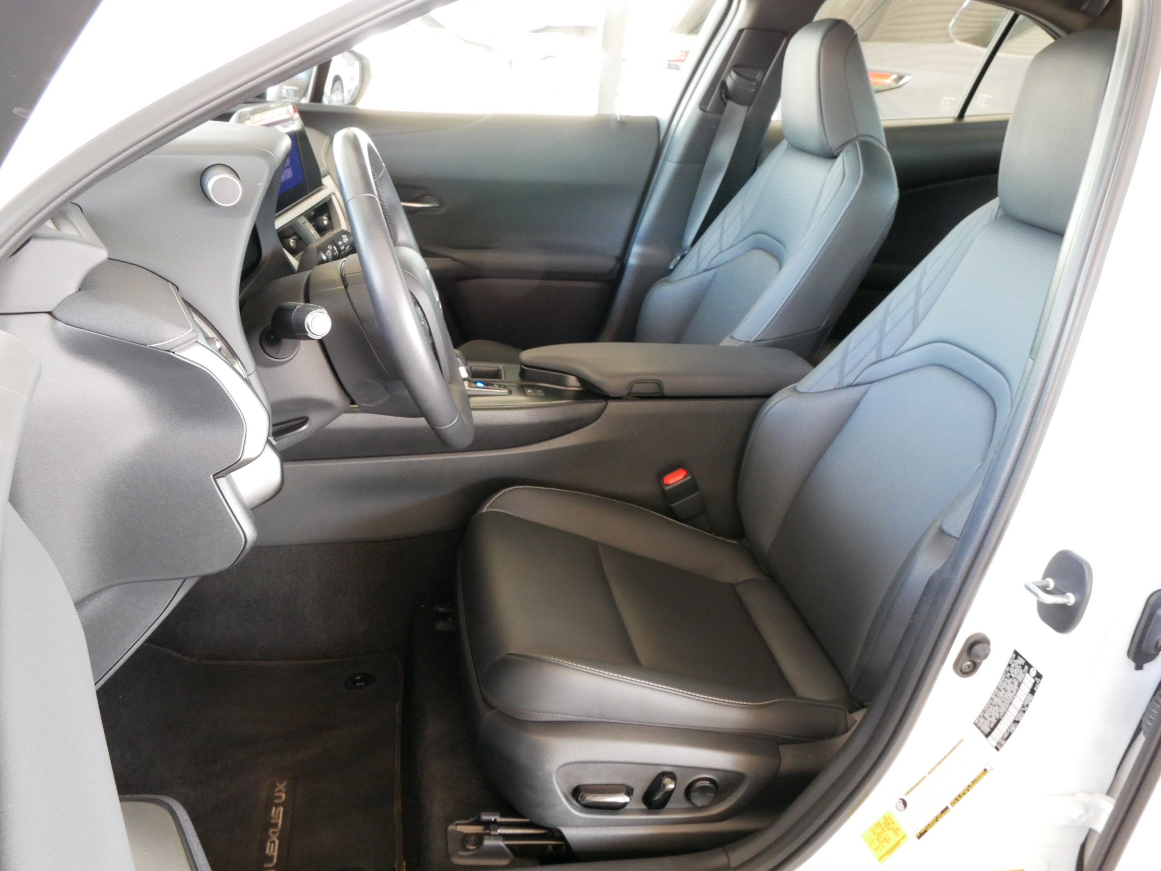 2025 Lexus UX 300h BASE