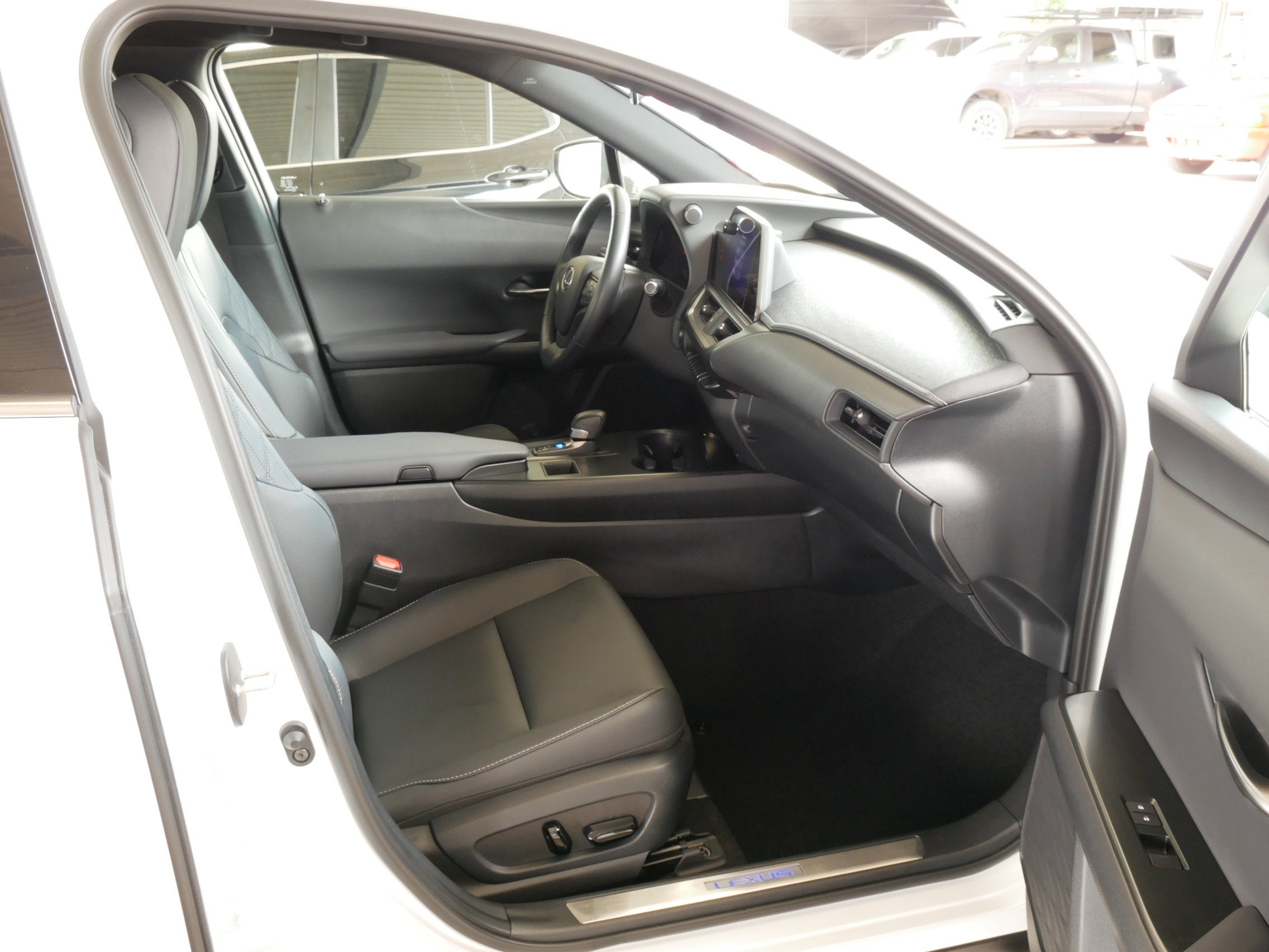 2025 Lexus UX 300h UX 300h