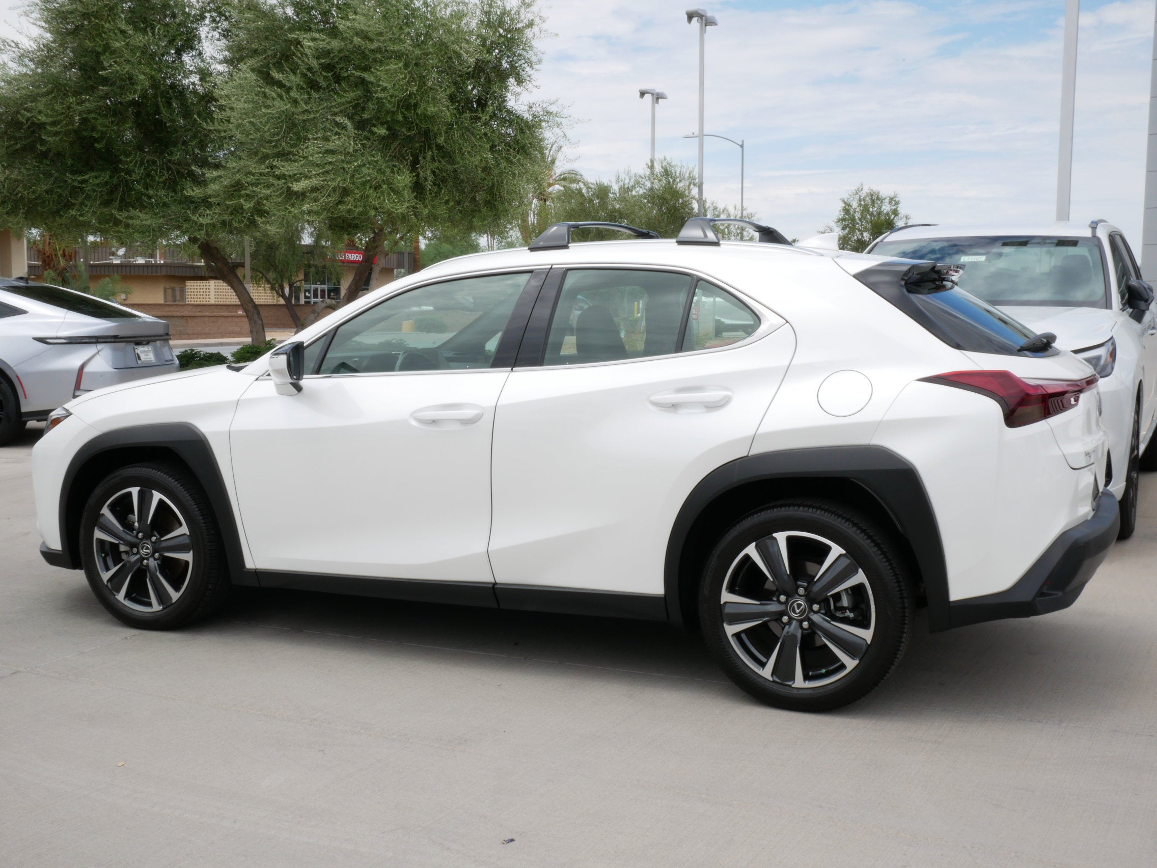 2025 Lexus UX 300h UX 300h