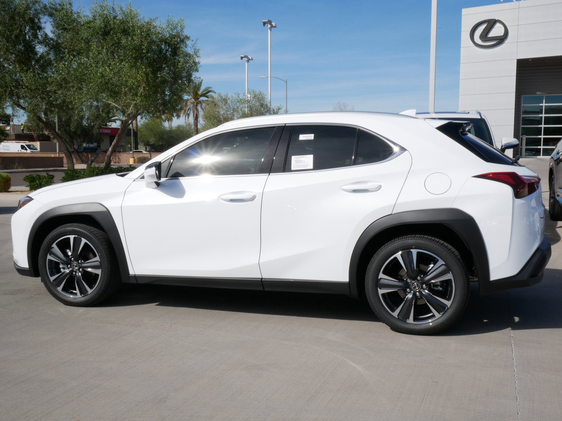 2026 Lexus UX 300h 300h
