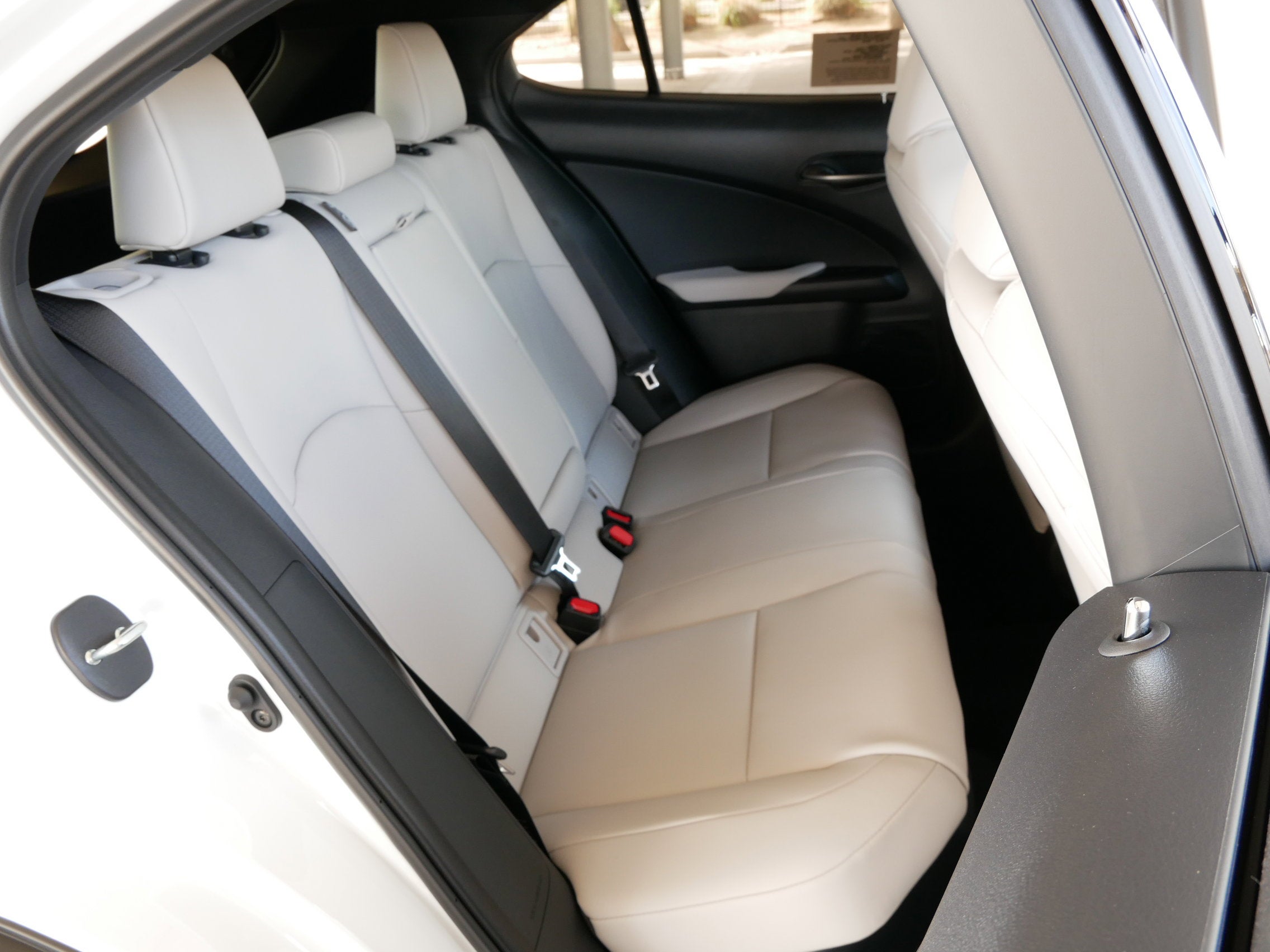 2026 Lexus UX 300h 300h