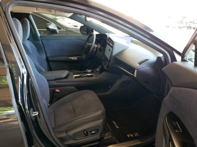 2023 Lexus RZ 450e LUXU