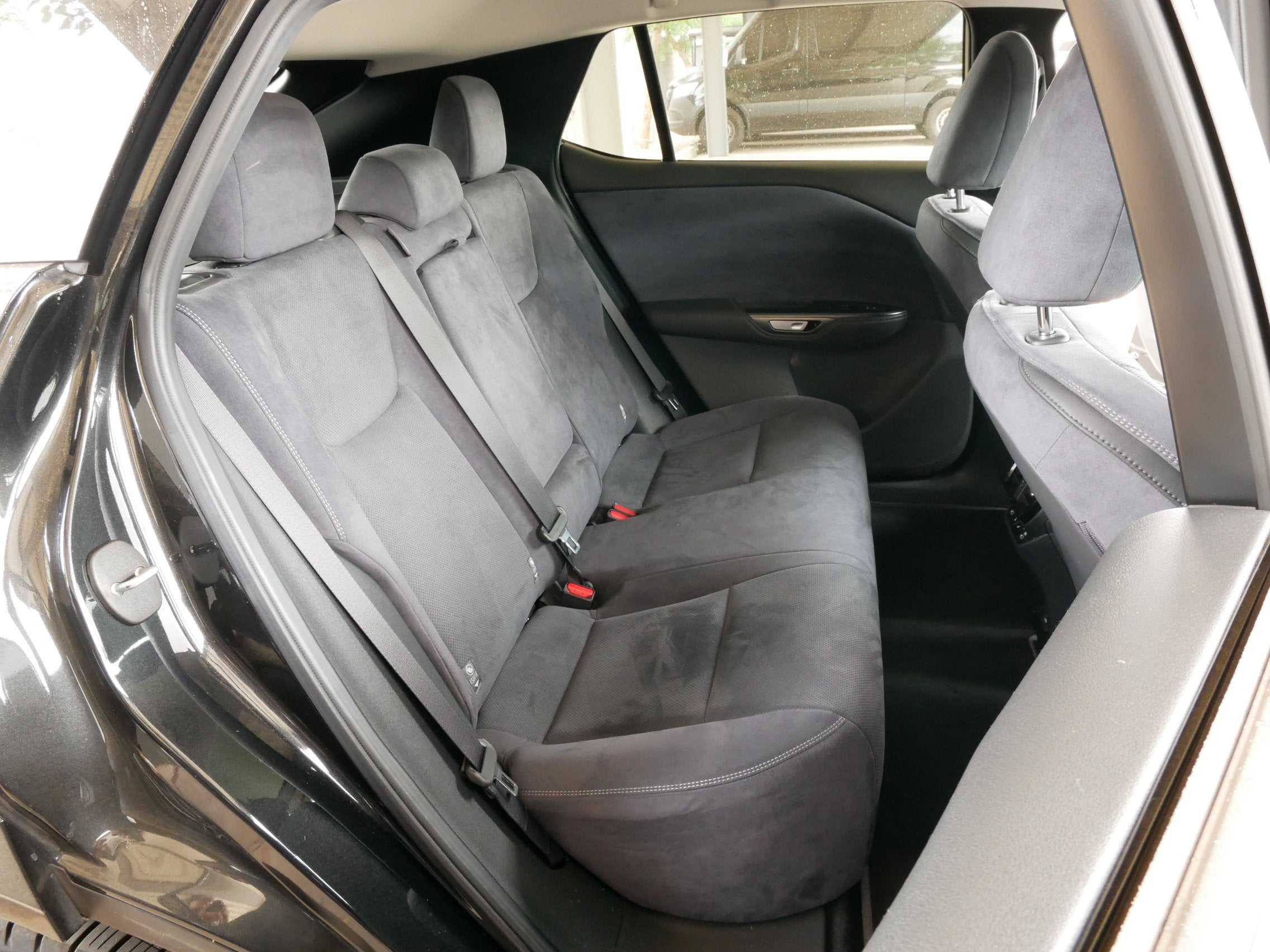 2023 Lexus RZ 450e LUXU